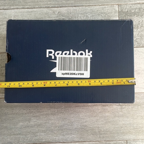 Reebok Cardboard Shoe Box Gift Packaging - Picture 3 of 9